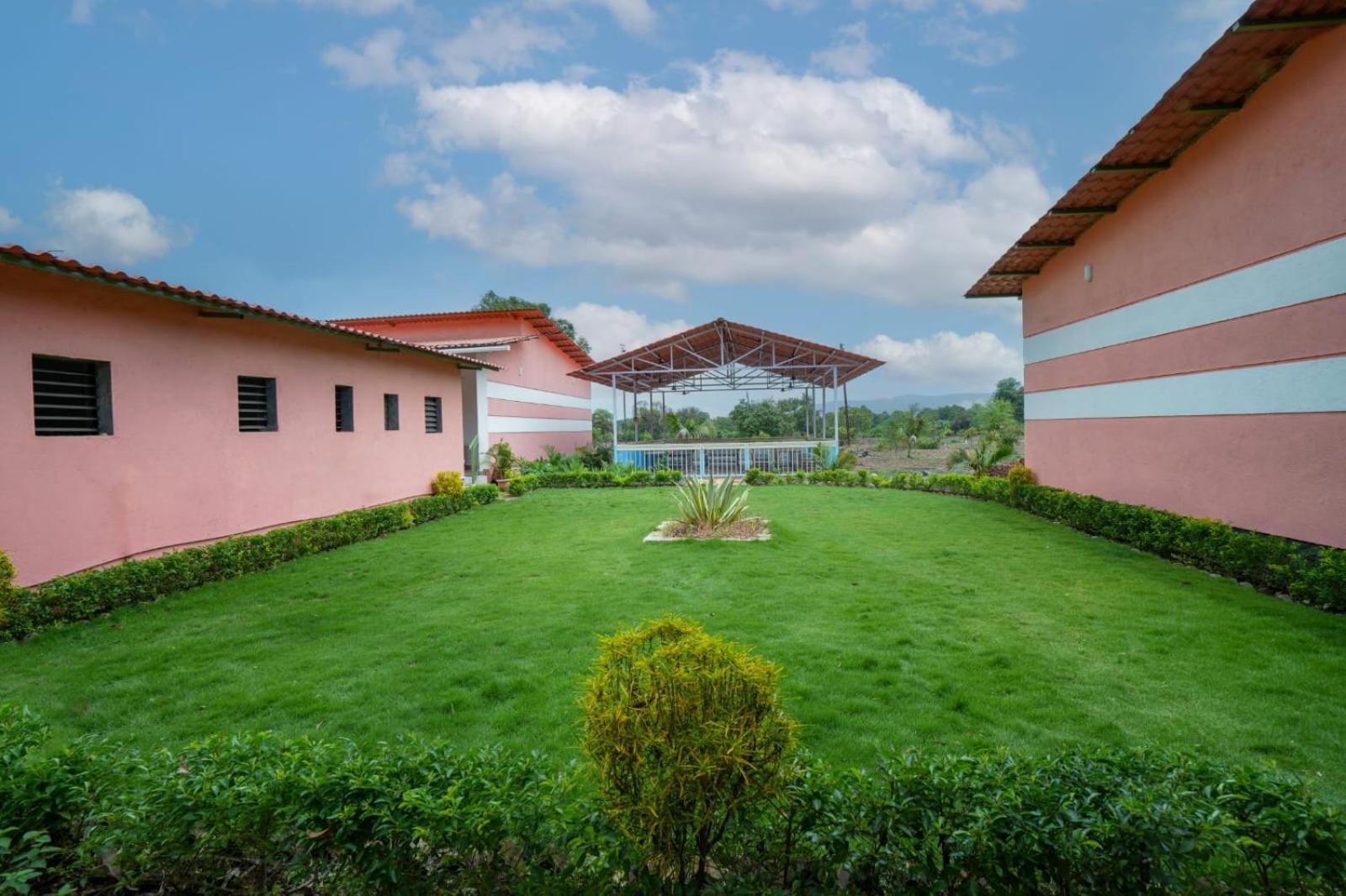 Отель Mahalakshmi Agro Tourism Poinad Экстерьер фото